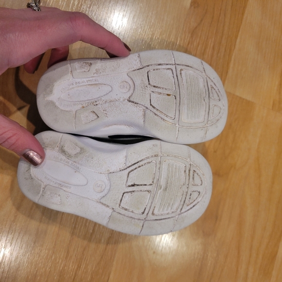 Toddler Velcro Jogger Sneakers Size 5 - Picture 5 of 7